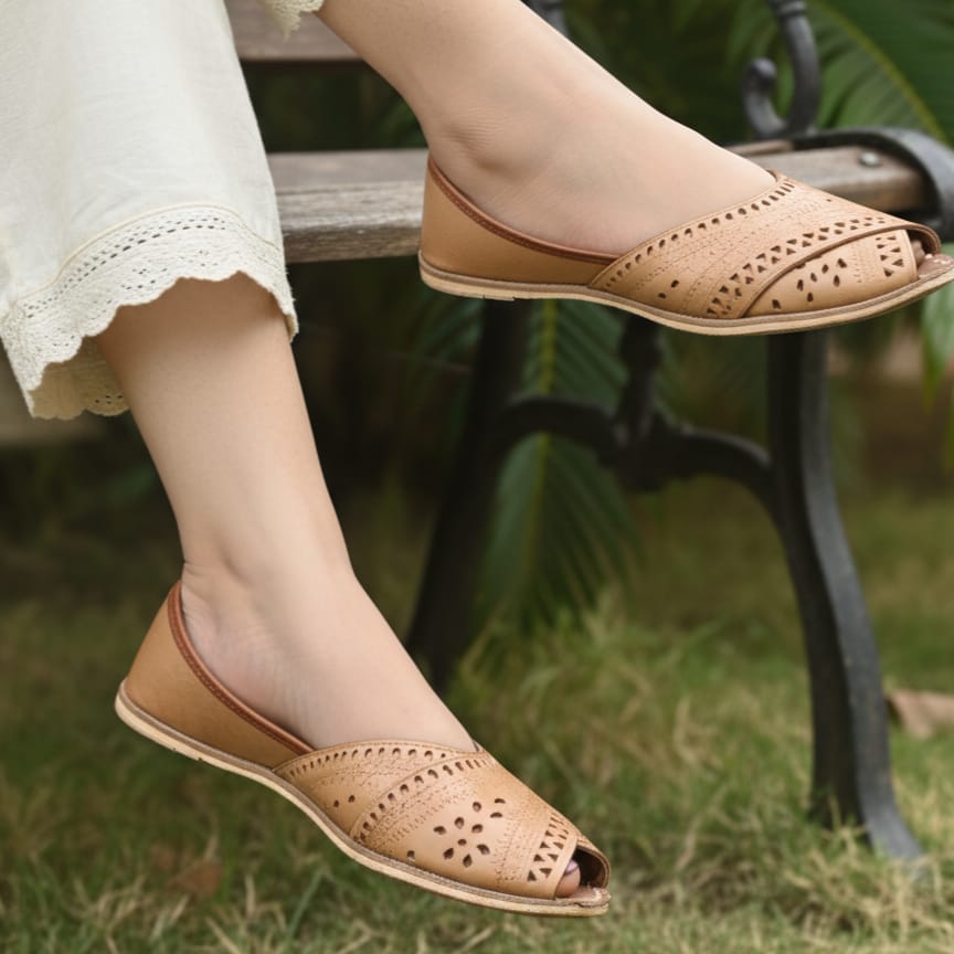 Ladies Front Open Cat Style Khussa