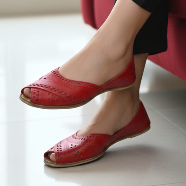 Ladies Front Open Cat Style Khussa