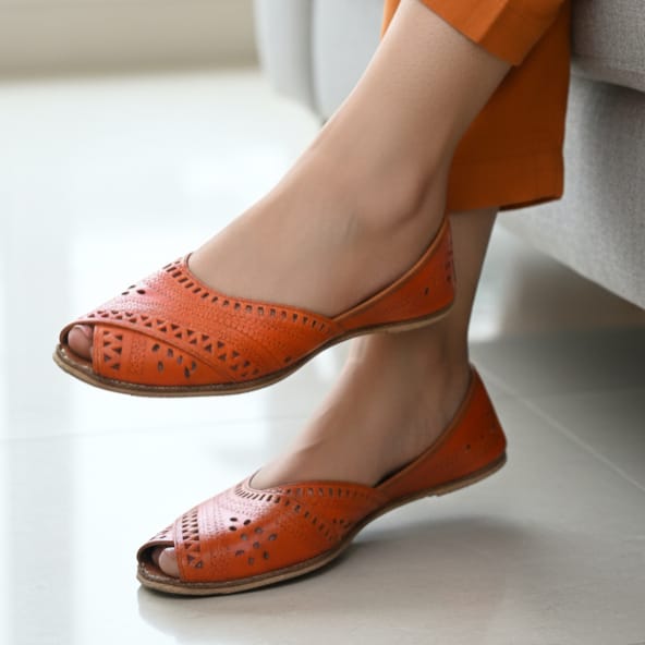 Ladies Front Open Cat Style Khussa