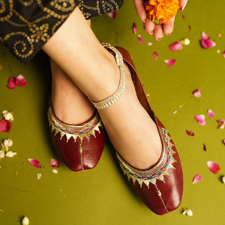 Pure Leather Double Line Necklace Embroidery Khussa